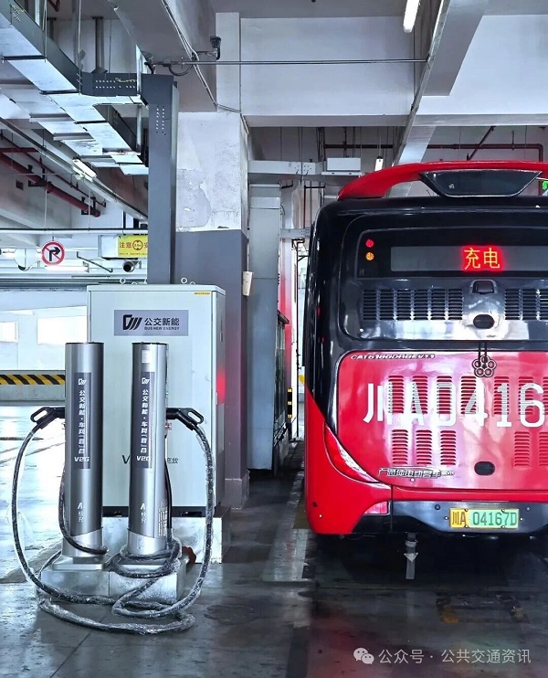 移动“超级充电宝”！成都公交V2G车网互动系统，过去半个月已向城市电网释放近2万度电